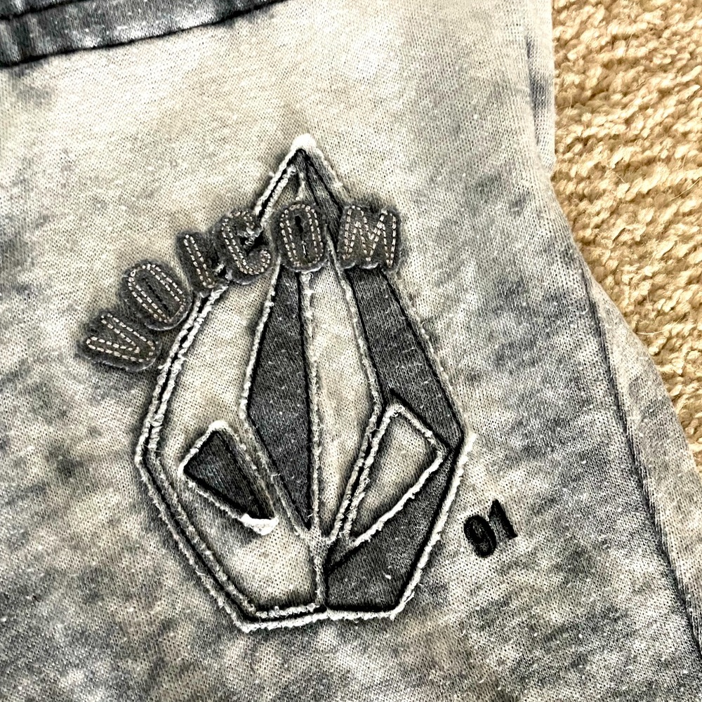 Volcom women’s joggers, super comfy!